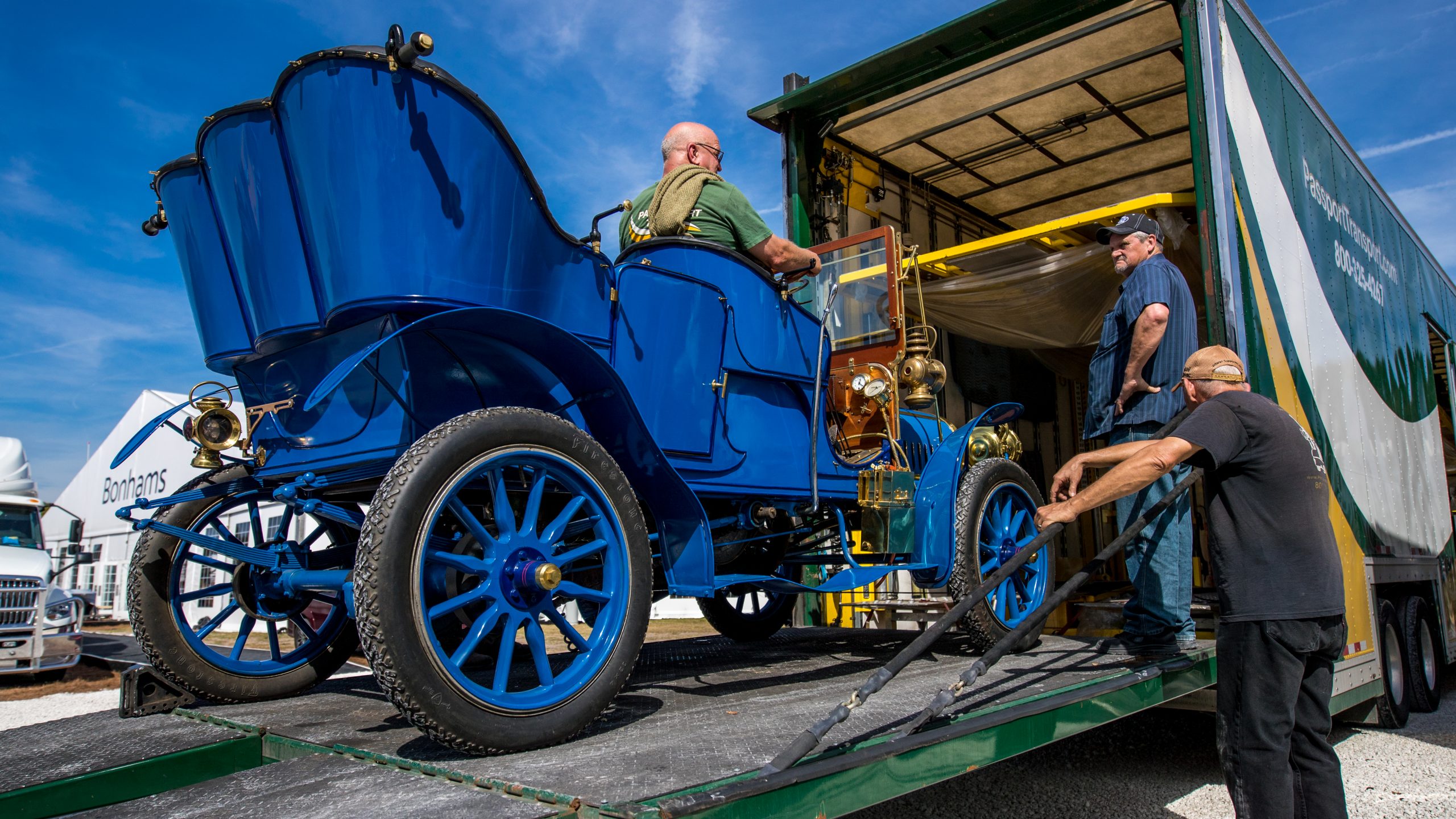 International vehicle shipping concept
